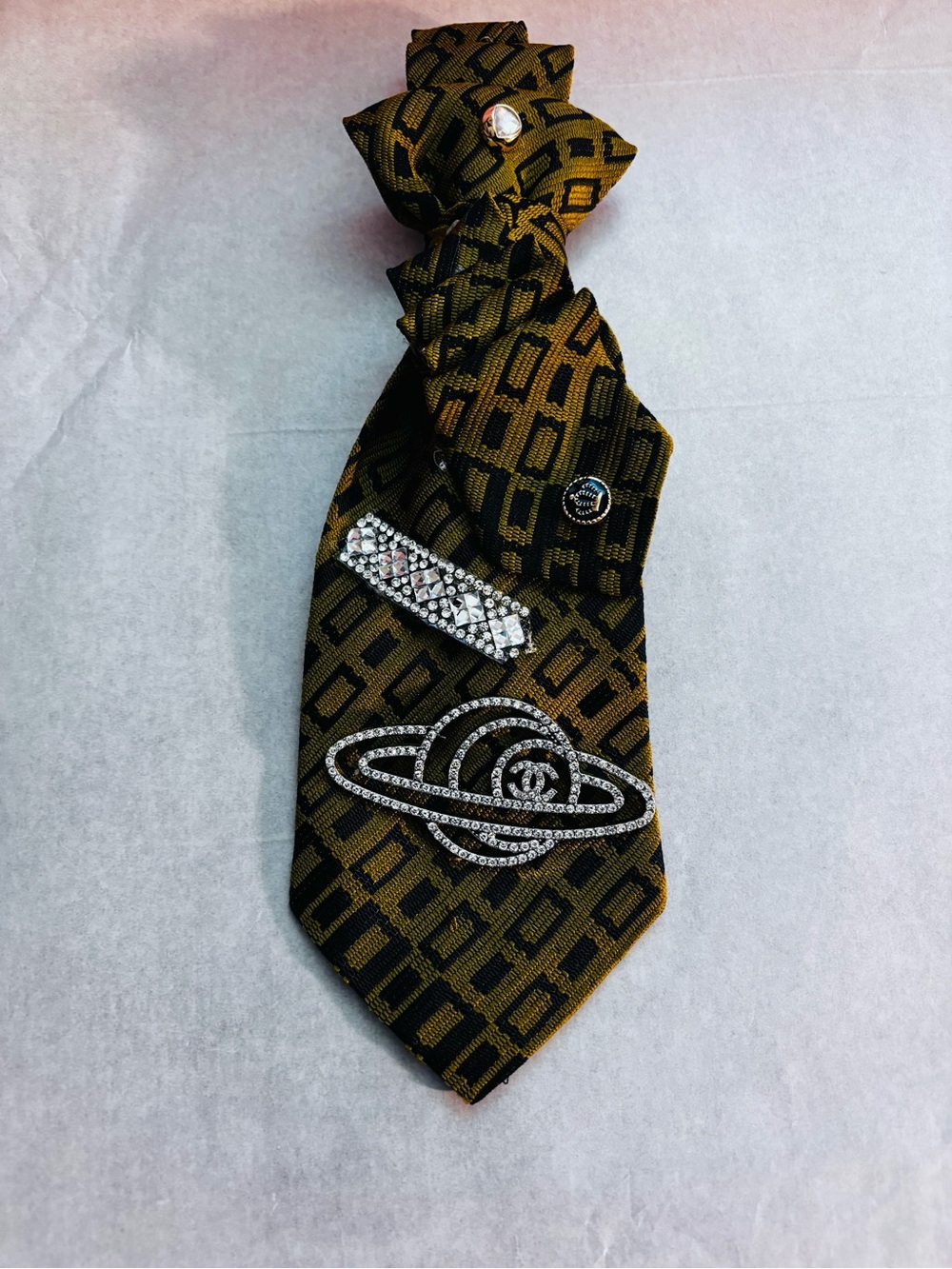 Women Olive Green Patterned Tie with Rhinestone Accents